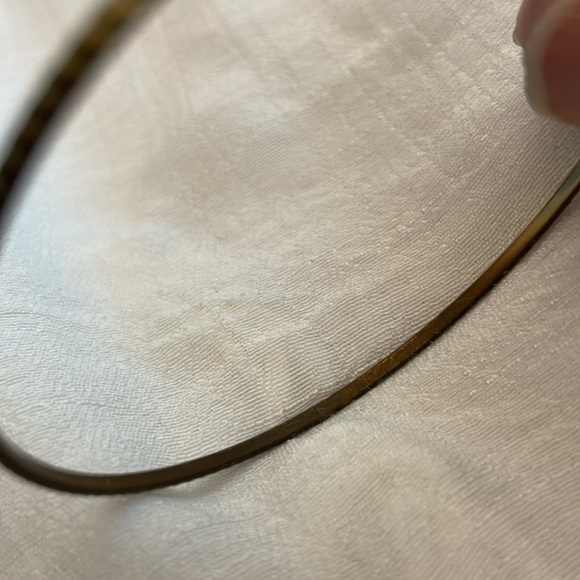 Vintage gold tone embossed stamped decorative bangle bracelet - Picture 3 of 3